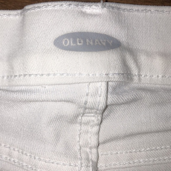 Old navy size 2 white cuffed jean shorts - Picture 5 of 6